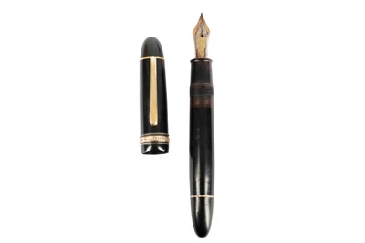 Lot 822 - A GERMAN MONTBLANC MEISTERSTUCK 'LE GRAND' FOUNTAIN PEN