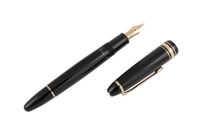 Lot 50A - A GERMAN MONTBLANC MEISTERSTUCK 'LE GRAND' FOUNTAIN PEN