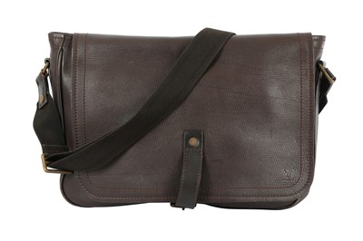 Lot 125 - Louis Vuitton Coffee Brown Omaha Messenger Bag