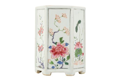 Lot 105 - A CHINESE FAMILLE ROSE HEXAGONAL BRUSH POT, BITONG.