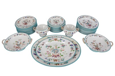 Lot 27 - A ROYAL WORCESTER PORCELAIN PART DINNER SERVICE, LATE 19TH CENTURY