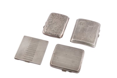 Lot 905 - A MIXED GROUP - AN EARLY 20TH CENTURY POLISH 875 STANDARD SILVER COMPACT, WARSAW CIRCA 1930