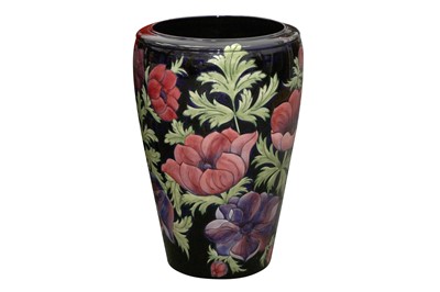 Lot 55 - A LARGE LIMITED EDITION MOORCROFT ANEMONE PATTERN PLANTER, 2000