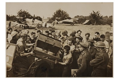 Lot 174 - Henri Cartier-Bresson (1908-2004)
