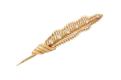 Lot 108 - A diamond-set feather brooch