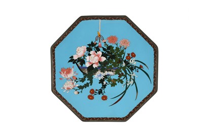 Lot 486 - A LARGE  JAPANESE CLOISONNÉ OCTABONAL DISH.