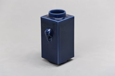 Lot 71 - A CHINESE BLUE-GLAZED SQUARE-SECTION VASE, CONG.