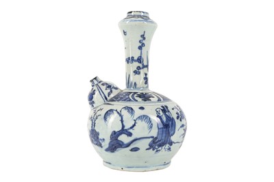 Lot 567 - A CHINESE BLUE AND WHITE KENDI.