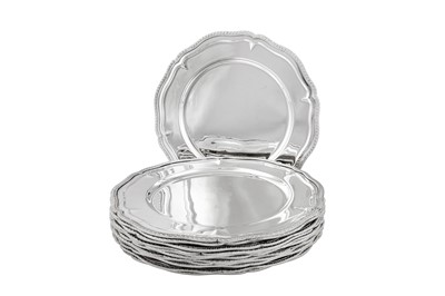 Lot 473 - A set of twelve modern American 950 standard silver service dinner plates, for the French market