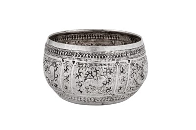 Lot 151 - A pair of late 19th / early 20th century Anglo-Indian unmarked silver bowls, Lucknow circa 1900