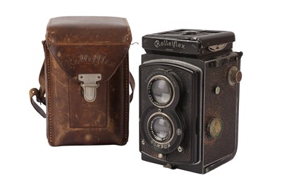 Lot 126 - A Rolleiflex Classic TLR Camera