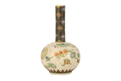 Lot 471 - A SMALL SATSUMA BOTTLE VASE BY TAIZAN.