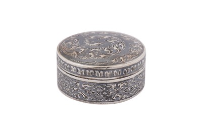 Lot 218 - An early 20th century Siamese (Thai) silver and niello pill box, probably Bangkok circa 1930