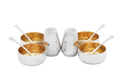 Lot 531 - An Elizabeth II modernist sterling silver cruet set, London 1971 by Leslie Gordon Durbin (1913-2005)