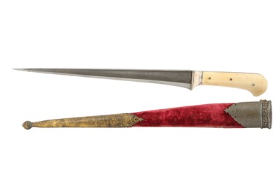 Lot 416 - λ AN IVORY-HILTED DAGGER (PESH KABZ) WITH SHEATH
