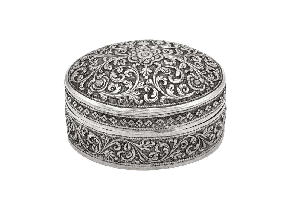Lot 173 - A late 19th century Anglo – Indian unmarked silver table snuff box, Cutch circa 1880