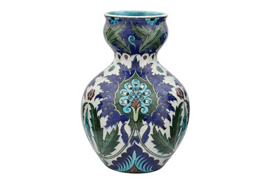 Lot 517 - AN IZNIK-STYLE WILLIAM DE MORGAN POTTERY VASE