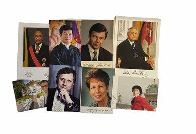 Lot 852 - Autograph Collection.- World Leaders