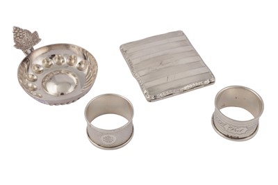 Lot 32 - A MIXED GROUP OF STERLING SILVER