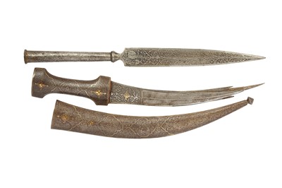 Lot 419 - A QAJAR KHANJAR DAGGER WITH MULTIPLE BLADES AND AN ACID-ETCHED SPEARHEAD