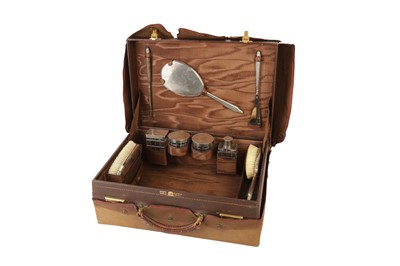 Lot 48 - A MAPPIN & WEBB GENTLEMAN'S TRAVEL SET, 20TH CENTURY
