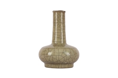 Lot 27 - A CHINESE CRACKLE-GLAZED BOTTLE VASE.