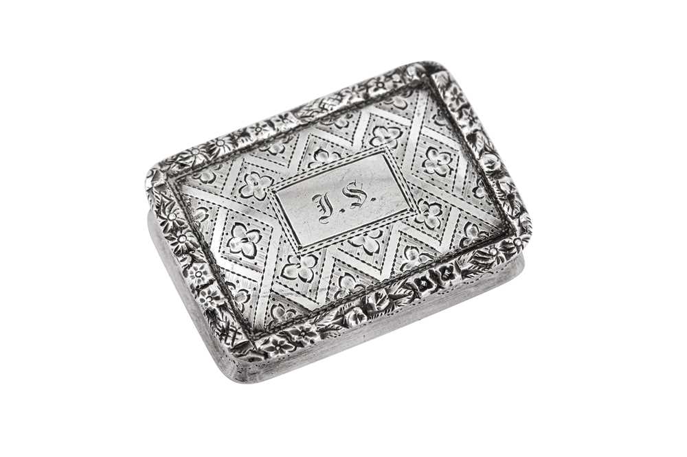 Lot 24 - A William IV sterling silver vinaigrette, Birmingham 1836 by Nathaniel Mills
