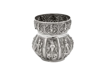 Lot 150 - A late 19th century / early 20th century Anglo – Indian unmarked silver bowl or vase, Madras circa 1900