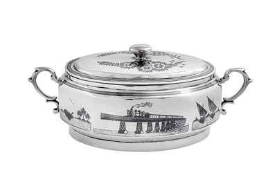 Lot 364 - An early 20th century Iraqi silver and niello covered sugar bowl, Basra or Omara circa 1930