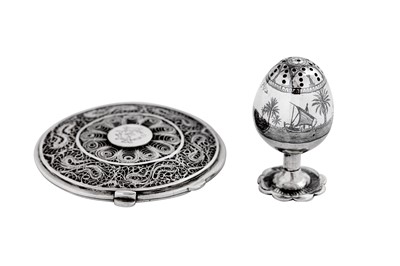 Lot 330 - A mid-20th century Iraqi silver, filigree and niello compact, Basra or Omara circa 1950 signed Mansour