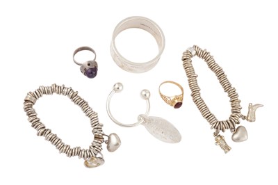 Lot 12 - A GROUP LOT OF JEWELLERY