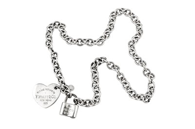 Lot 22 - A TIFFANY & Co. NECKLACE