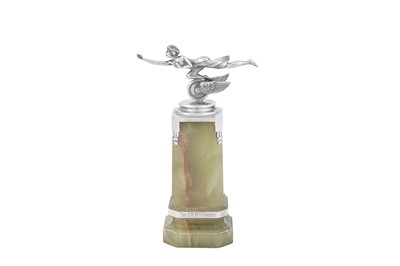 Lot 119 - An Elizabeth II sterling silver and onyx motoring trophy, London 1952 by Goldsmiths and Silversmiths