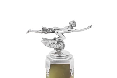 Lot 119 - An Elizabeth II sterling silver and onyx motoring trophy, London 1952 by Goldsmiths and Silversmiths