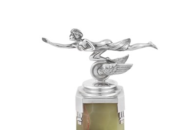Lot 119 - An Elizabeth II sterling silver and onyx motoring trophy, London 1952 by Goldsmiths and Silversmiths
