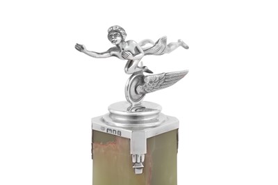 Lot 119 - An Elizabeth II sterling silver and onyx motoring trophy, London 1952 by Goldsmiths and Silversmiths