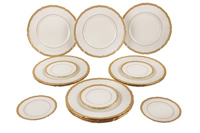 Lot 378 - A ROYAL DOULTON BONA CHINA PART DINNER SERVICE