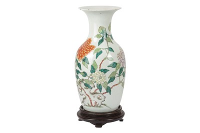 Lot 640 - A CHINESE PORCELAIN VASE, LATE 19TH/EARLY 20TH CENTURY