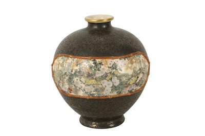 Lot 480 - A SATSUMA VASE BY KINKOZAN.