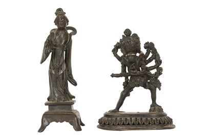 Lot 883 - A CHINESE BRONZE FIGURE OF A LADY.