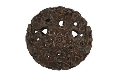 Lot 638 - A CHINESE WOOD 'LOTUS LEAF' JAR COVER.