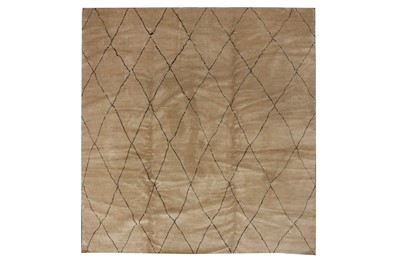 Lot 418 - A CONTEMPORARY SILK BESPOKE MADE RUG