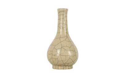 Lot 151 - A CHINESE CRACKLE-GLAZED BOTTLE VASE.