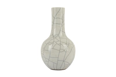 Lot 1038 - A CHINESE CRACKLE-GLAZED BOTTLE VASE.