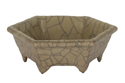 Lot 691 - A CHINESE CRACKLE GLAZED WASHER.