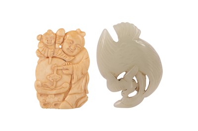Lot 241 - A CHINESE PALE CELADON 'BIRD' GROUP AND A BONE 'BOYS' CARVING.