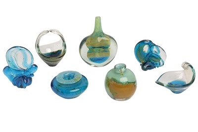 Lot 550 - A MALTESE CLEAR AND COLOURED GLASS BOTTLE VASE