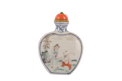 Lot 149 - A CHINESE FAMILLE ROSE SNUFF BOTTLE.