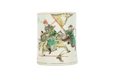 Lot 101 - A CHINESE FAMILLE VERTE BRUSH POT, BITONG.