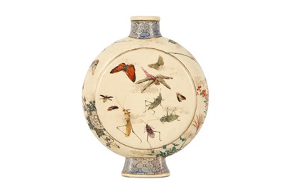Lot 483 - A SATSUMA MOON FLASK VASE BY TAIZAN.